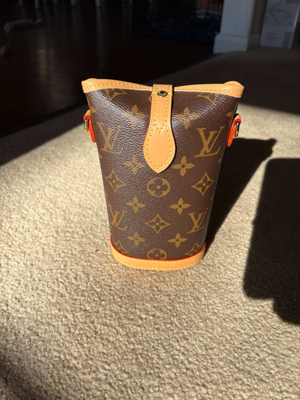 Louis Vuitton Fold Me Pouch - Picture 2 of 13